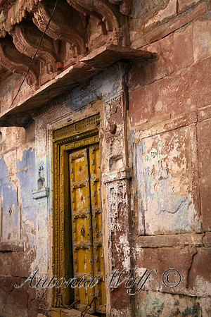 Speaks of Past glory