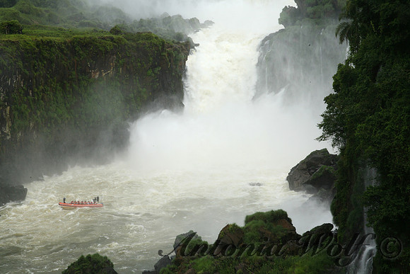 Rafting in the Iquazu Falls