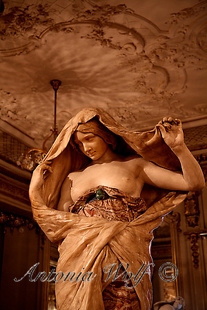 Museo de Orsay:Paris:neo classic statue ofWoman16x24(Msr*)